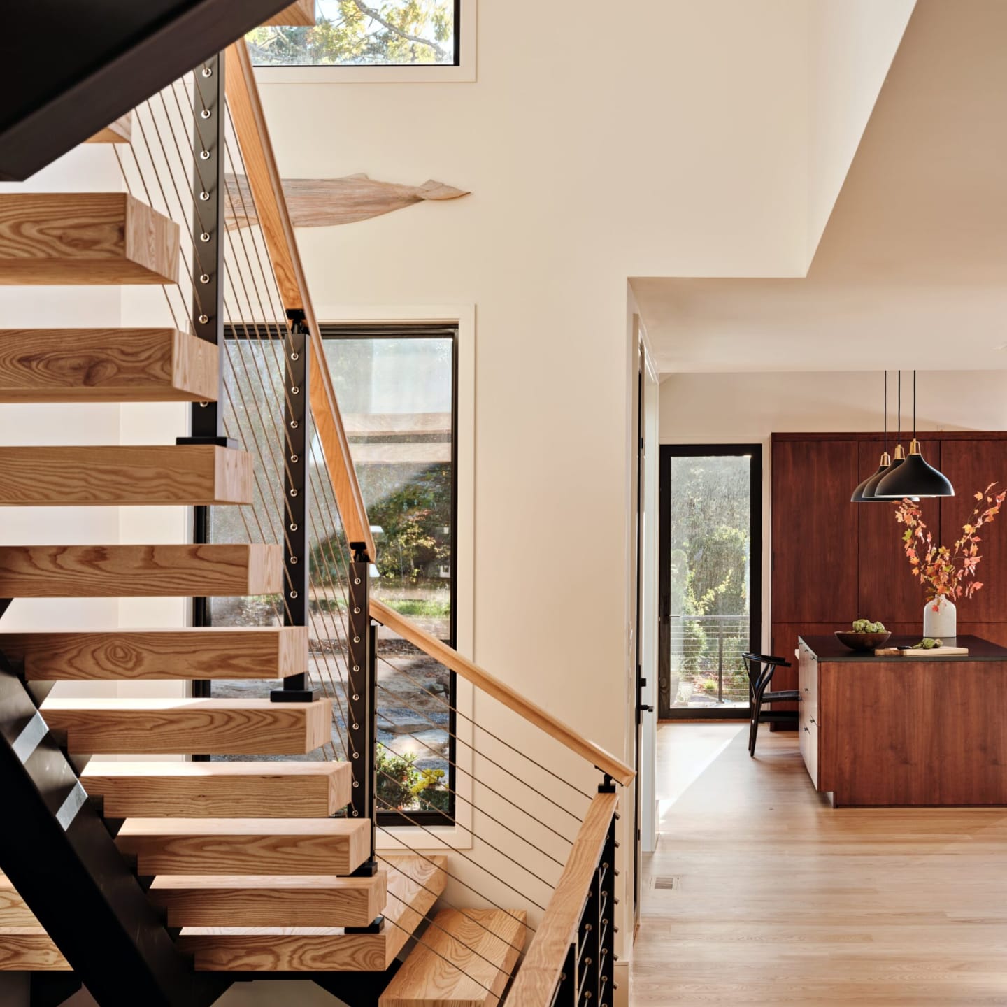 Straight Mono Stringer with Cable Railing | Viewrail