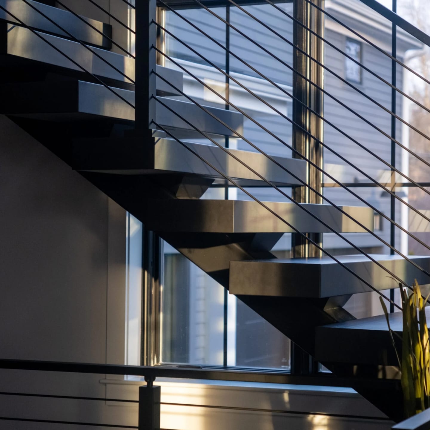 Straight Mono Stringer with Cable Railing | Viewrail