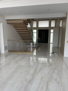 Stack stair with glass base rail