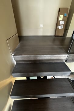Dark floating treads