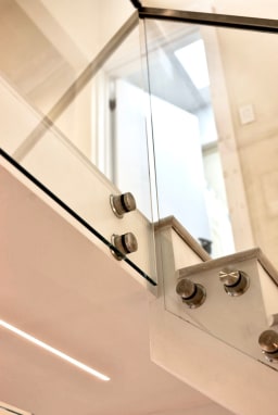 Standoff-pin glass railing detail