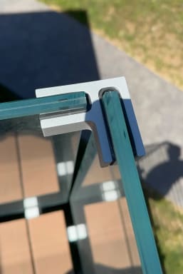 Glass corner bracket detail