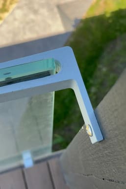 Glass corner bracket detail