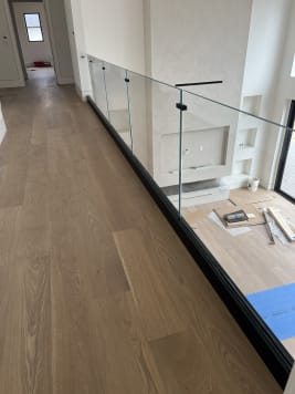 Base rail glass loft