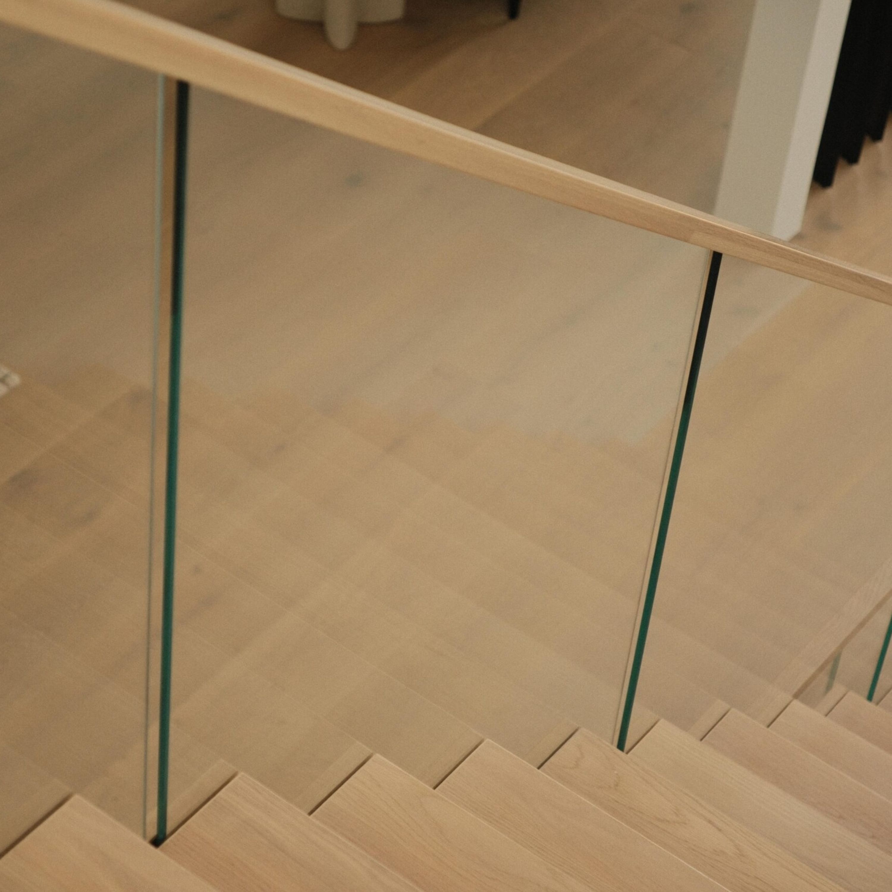 Straight Mono Stringer with Glass Railing | Viewrail