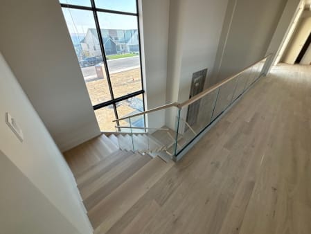 Baserail glass along stair