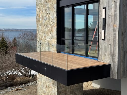 Glass balcony railing