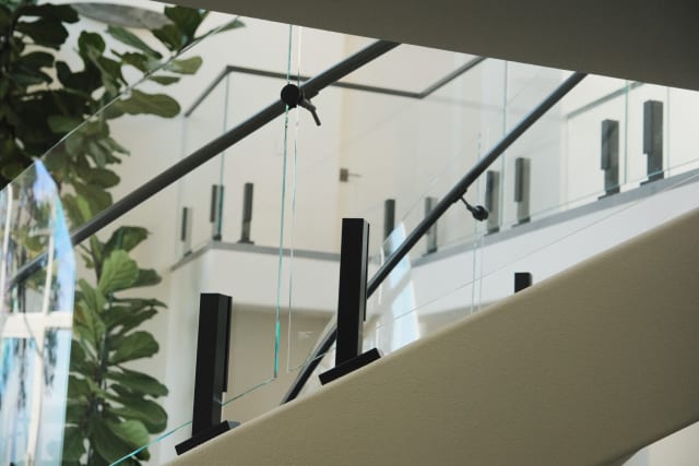 Curved glass railing detail